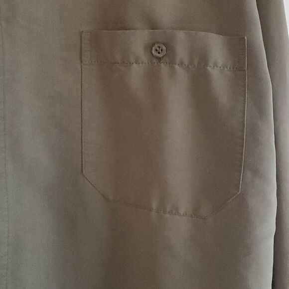 Men's dress shirt, button up,  matte green sage Very soft flowy like silk XL EUC - Picture 2 of 8